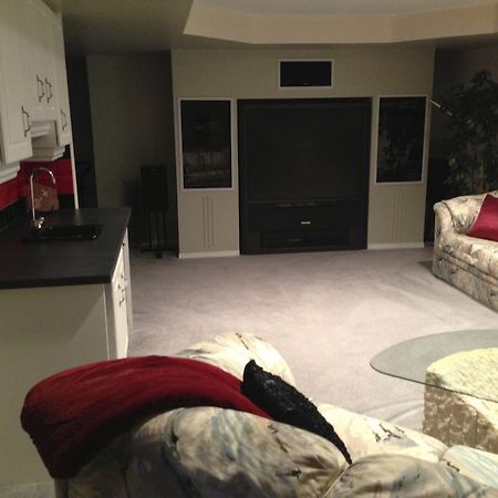 Redwood Meadows Bed And Breakfast Bragg Creek Экстерьер фото