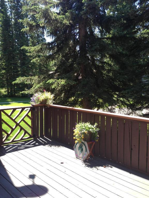 Redwood Meadows Bed And Breakfast Bragg Creek Экстерьер фото