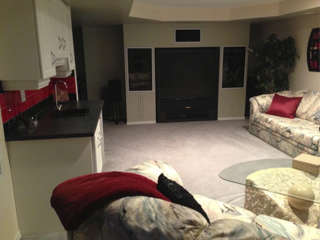 Redwood Meadows Bed And Breakfast Bragg Creek Экстерьер фото